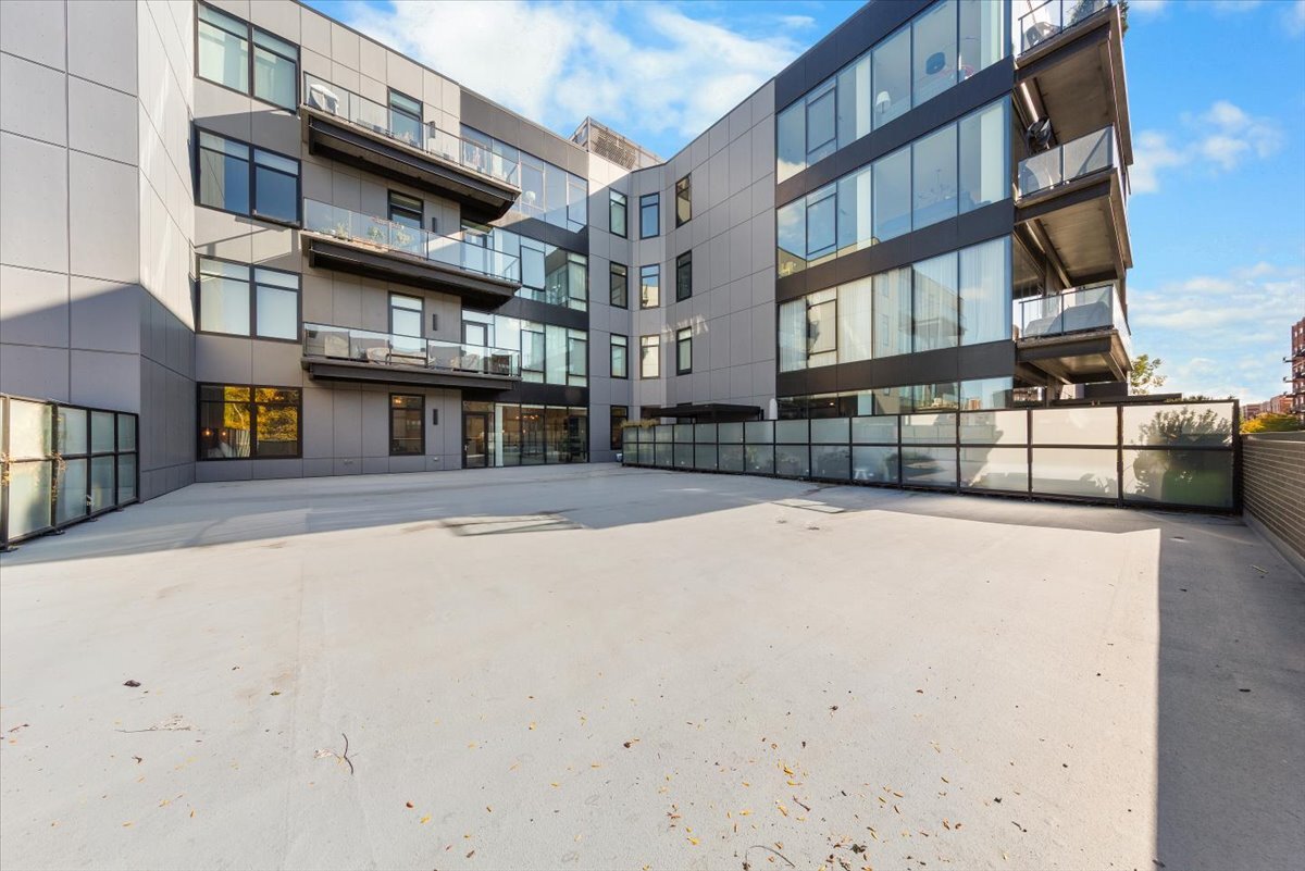 6 N Bishop Street Unit: 206
