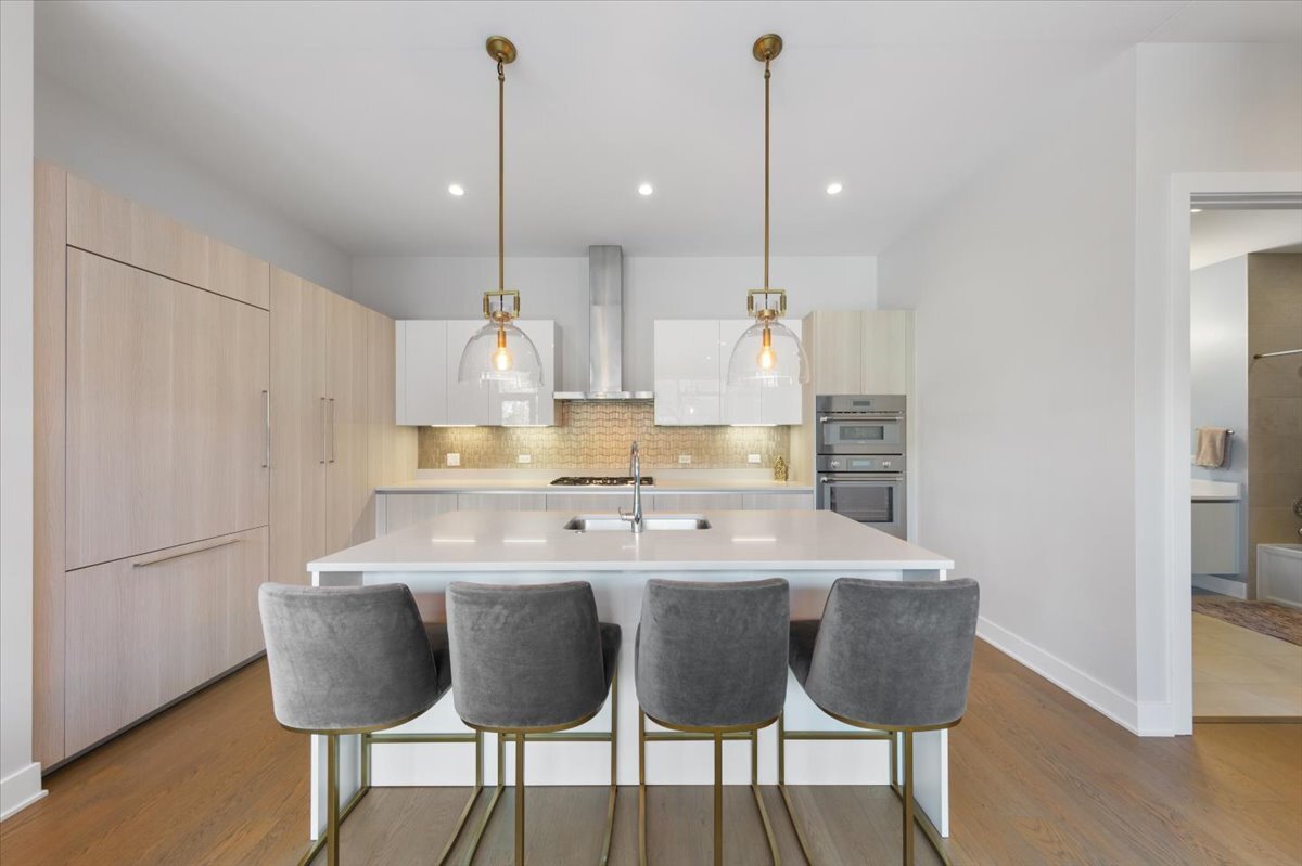 6 N Bishop Street Unit: 206