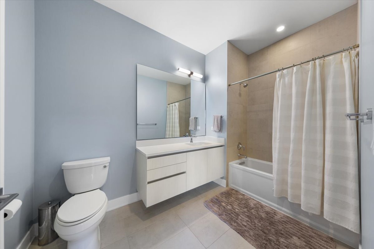 6 N Bishop Street Unit: 206