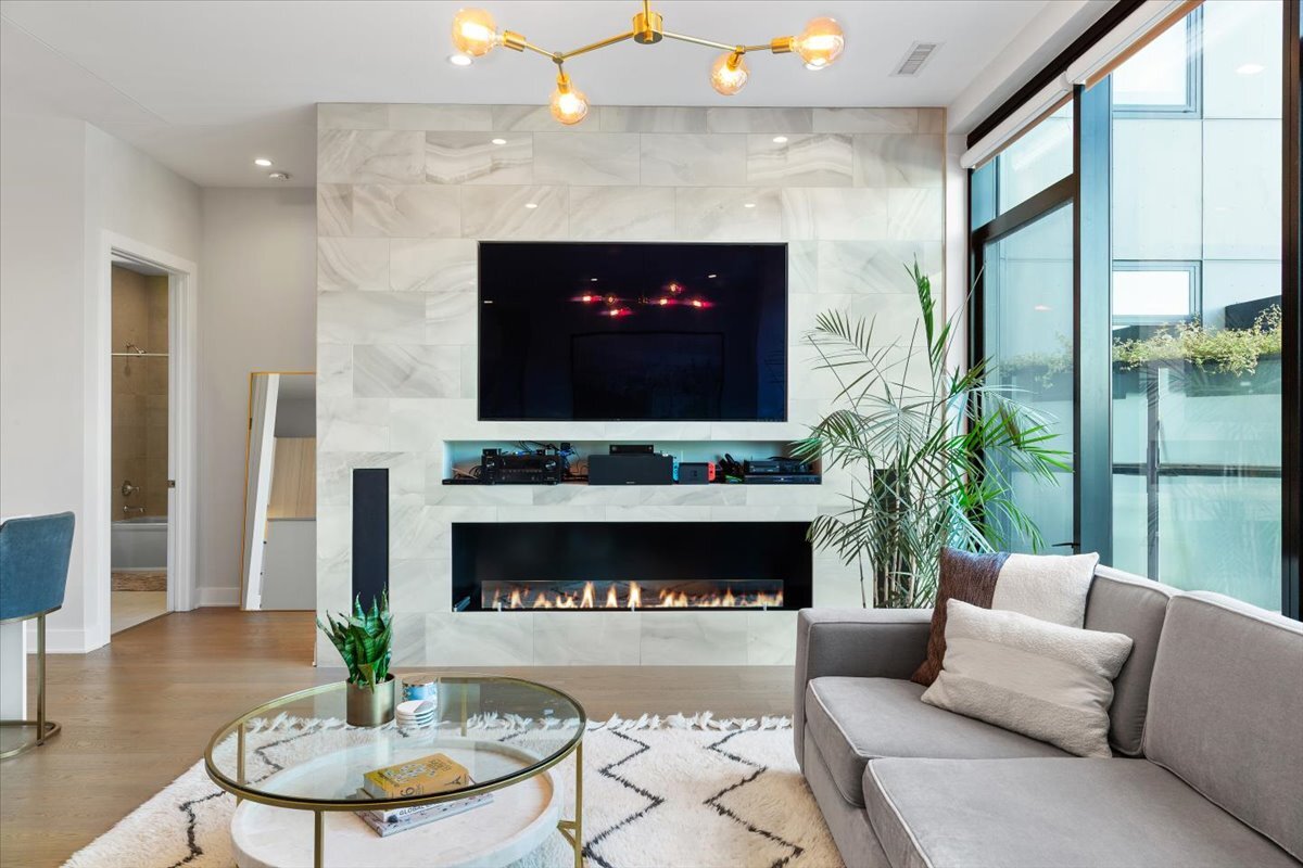 6 N Bishop Street Unit: 206