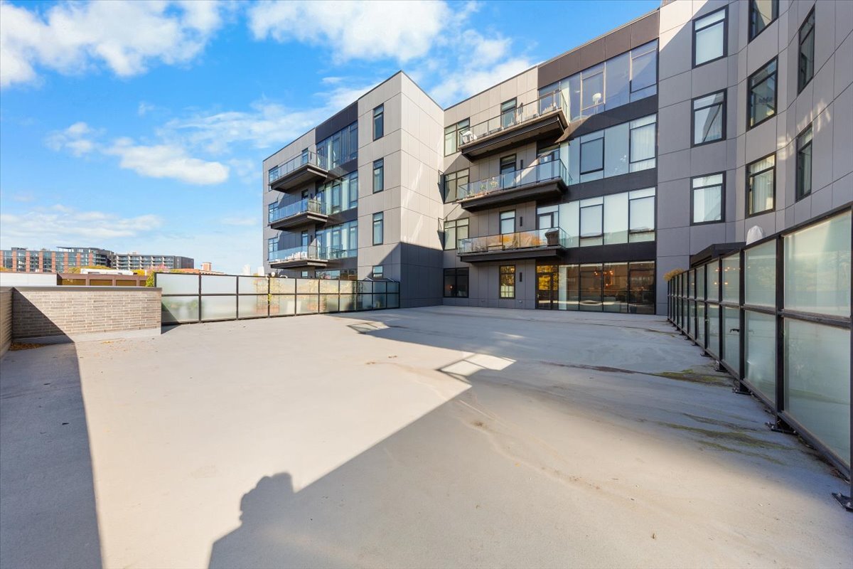 6 N Bishop Street Unit: 206