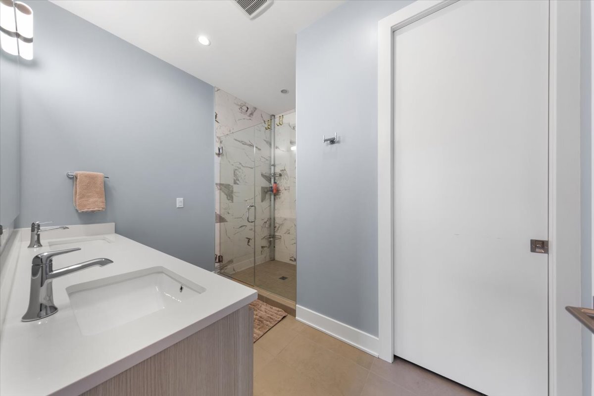 6 N Bishop Street Unit: 206