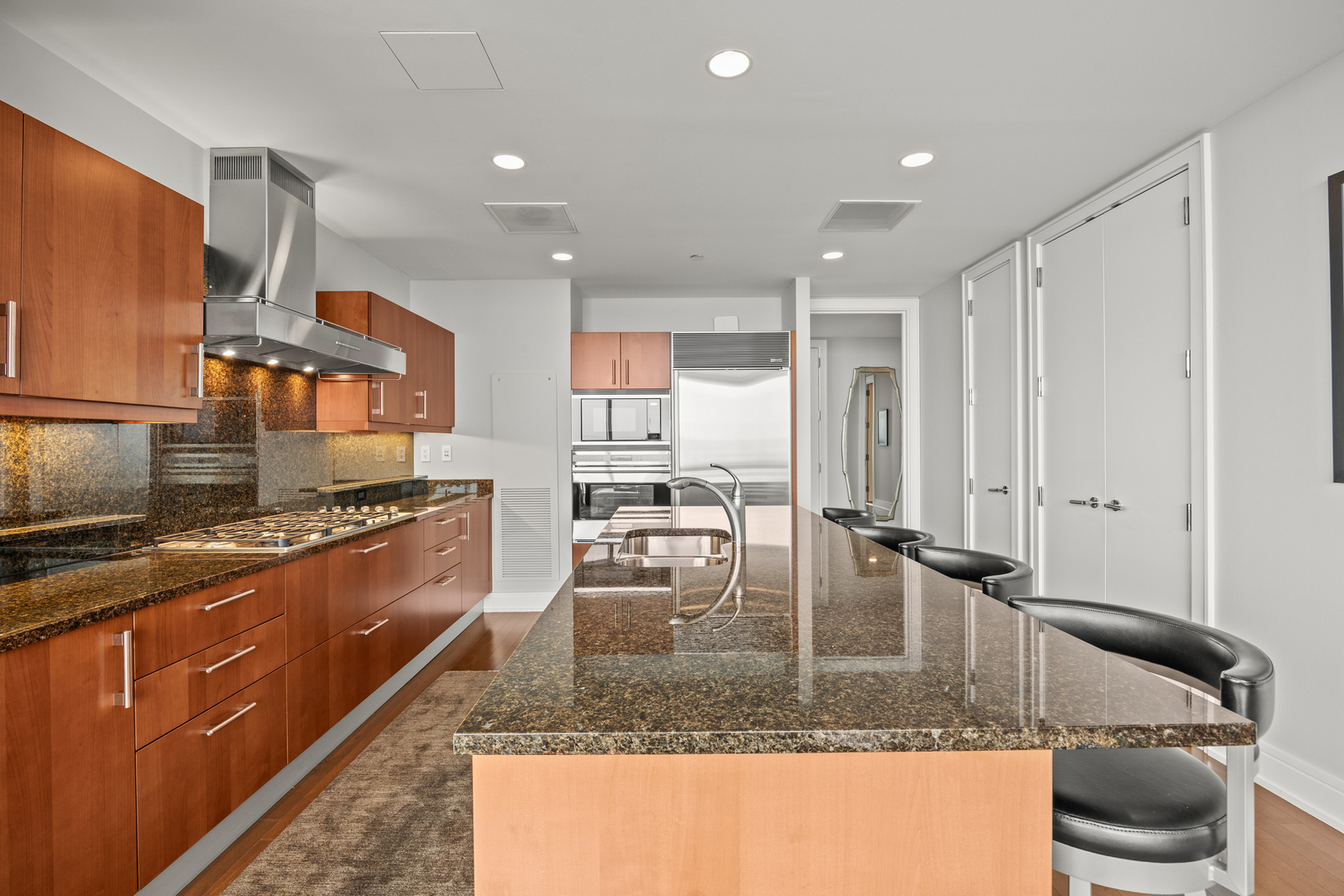 401 N Wabash Avenue Unit: 74D
