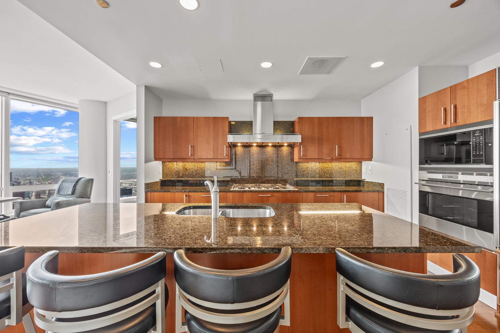 401 N Wabash Avenue Unit: 74D