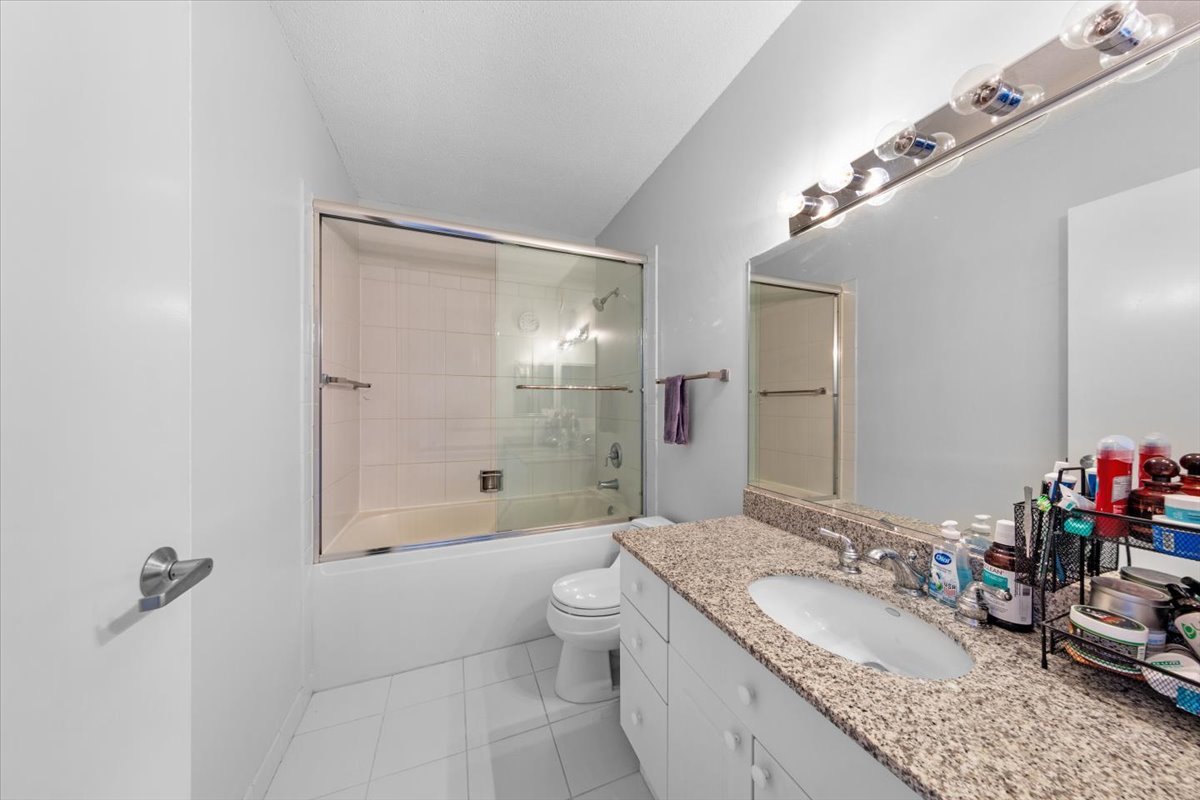 512 N MCCLURG Court Unit: 2910