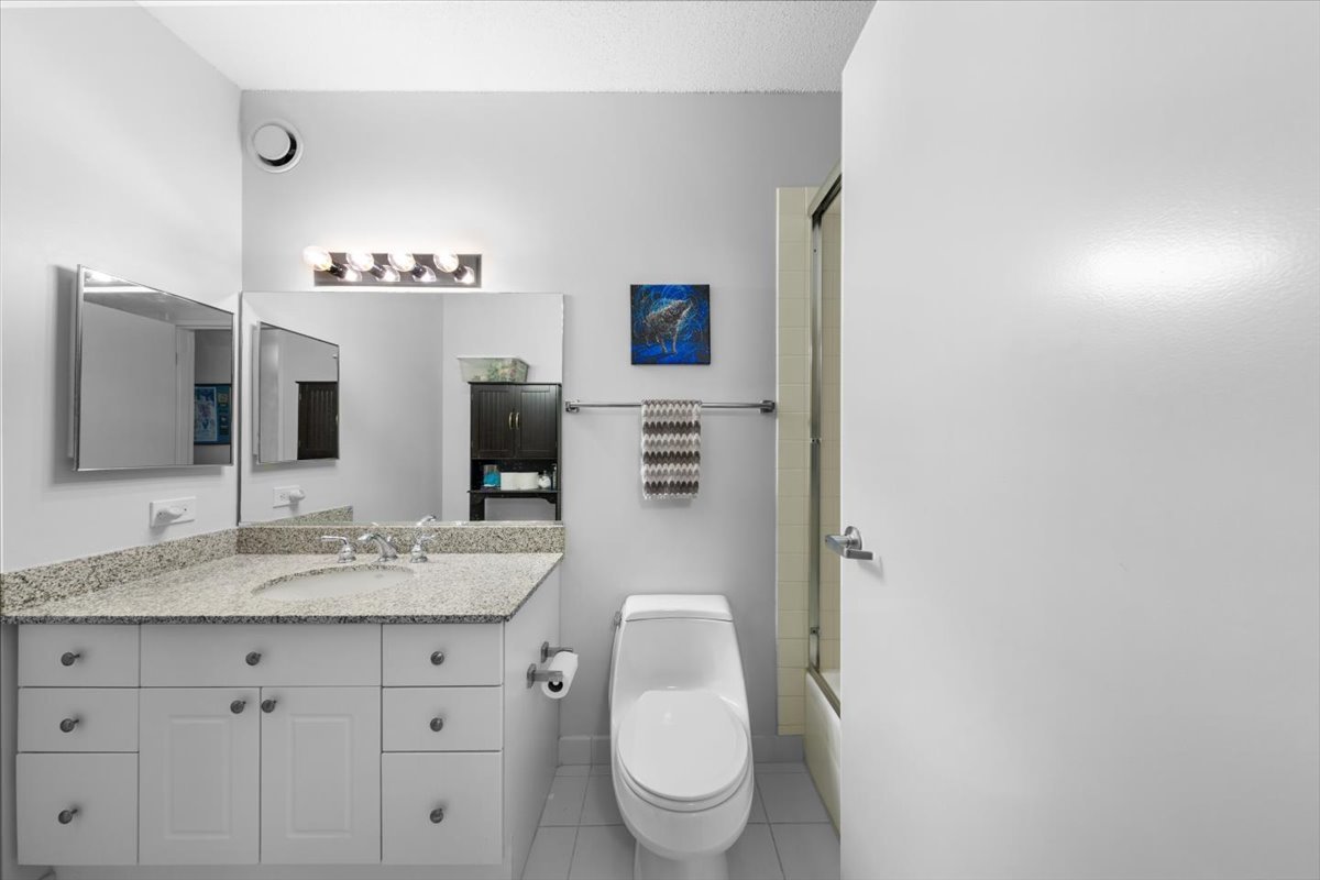 512 N MCCLURG Court Unit: 2910