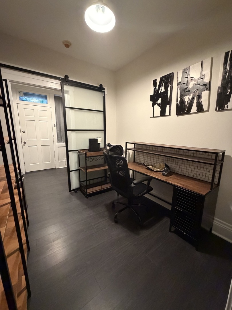 1709 W WALLEN Avenue Unit: 1J