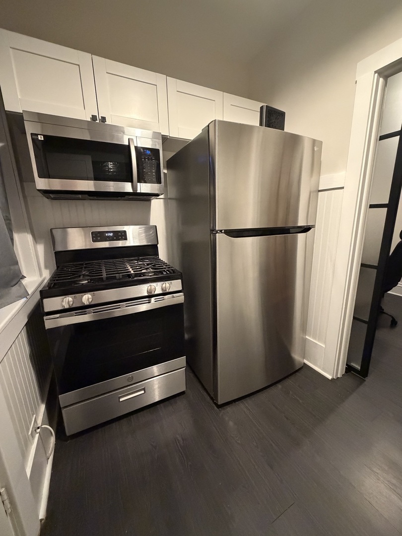1709 W WALLEN Avenue Unit: 1J