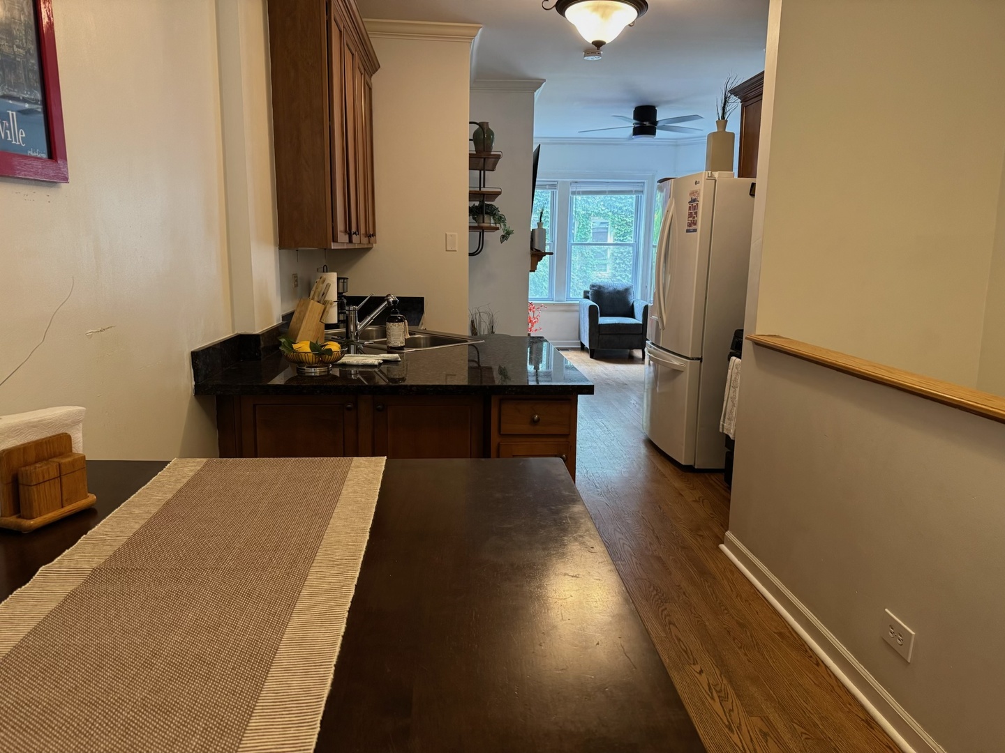 867 W Cornelia Avenue Unit: 1