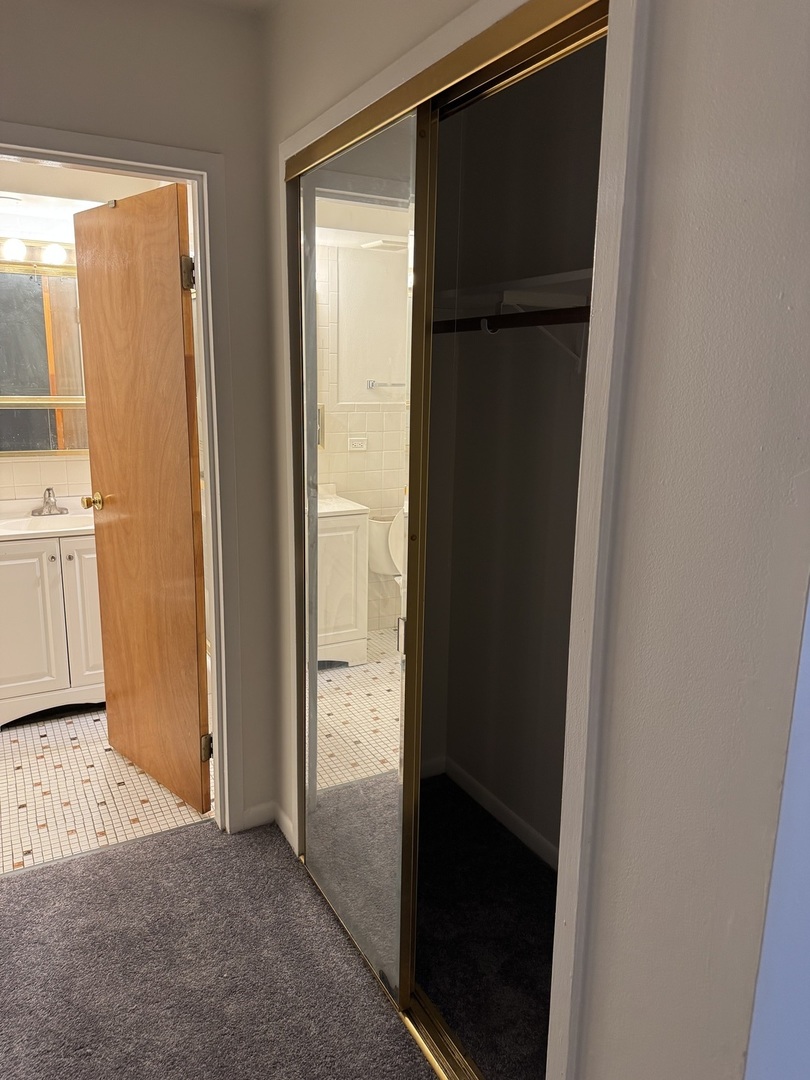 4036 N California Avenue Unit: 106