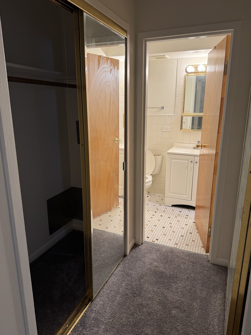 4036 N California Avenue Unit: 106