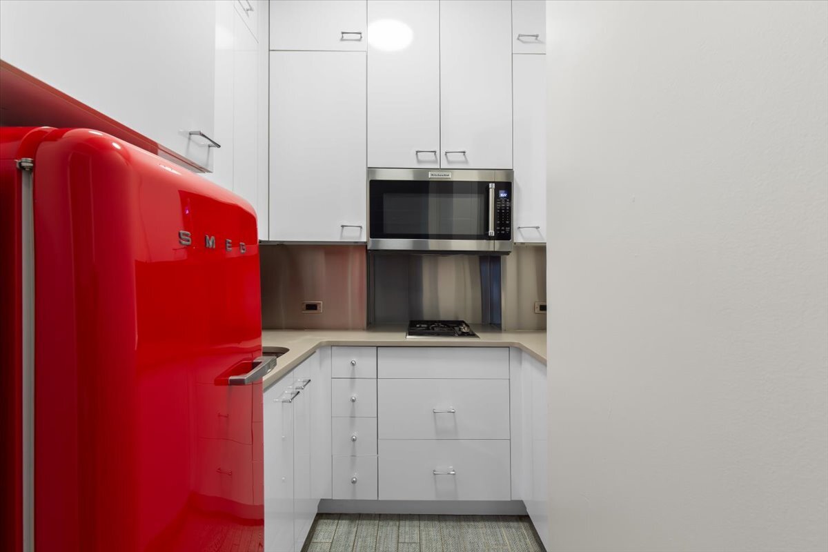 1633 E Hyde Park Boulevard Unit: 1D