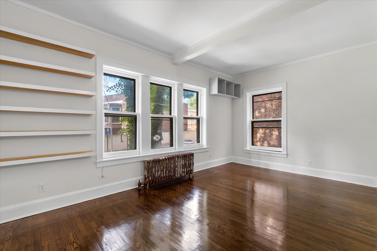 1633 E Hyde Park Boulevard Unit: 1D