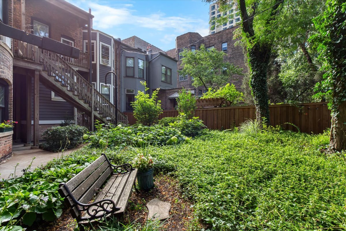 1633 E Hyde Park Boulevard Unit: 1D