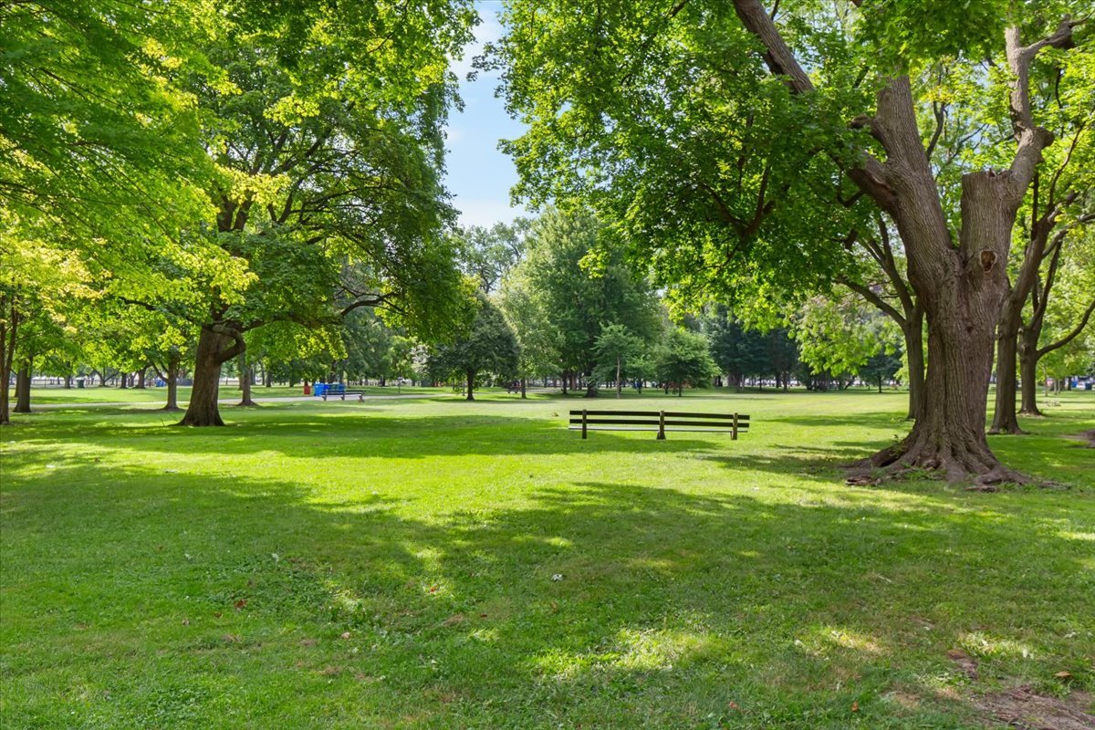 1633 E Hyde Park Boulevard Unit: 1D