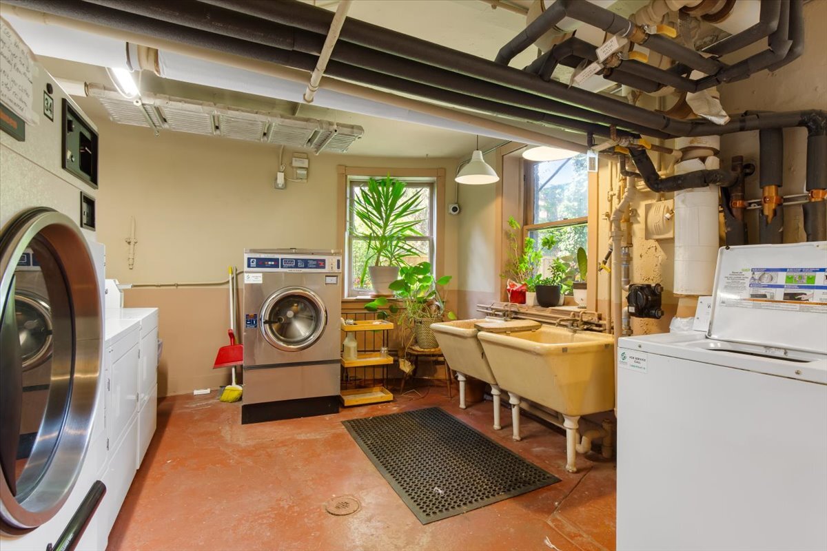 1633 E Hyde Park Boulevard Unit: 1D