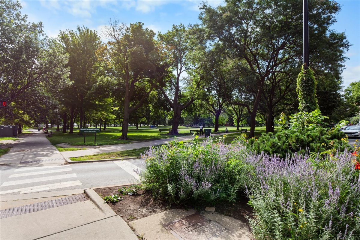 1633 E Hyde Park Boulevard Unit: 1D