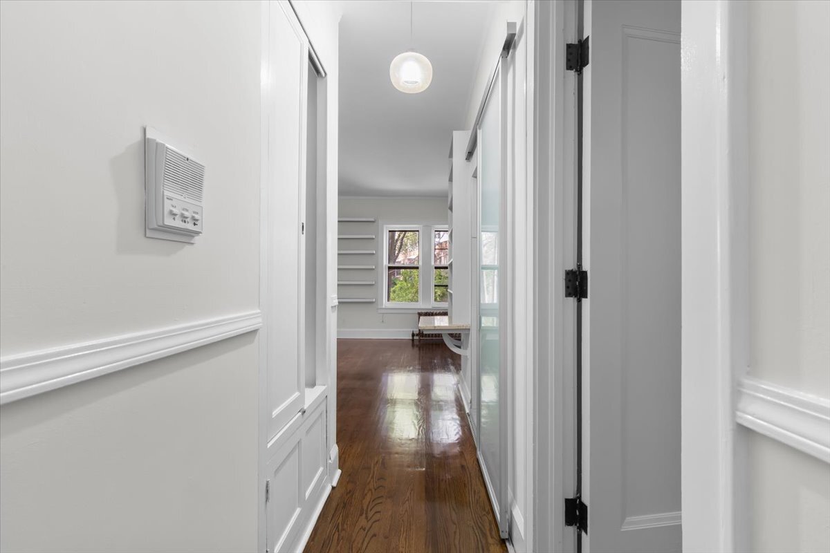 1633 E Hyde Park Boulevard Unit: 1D