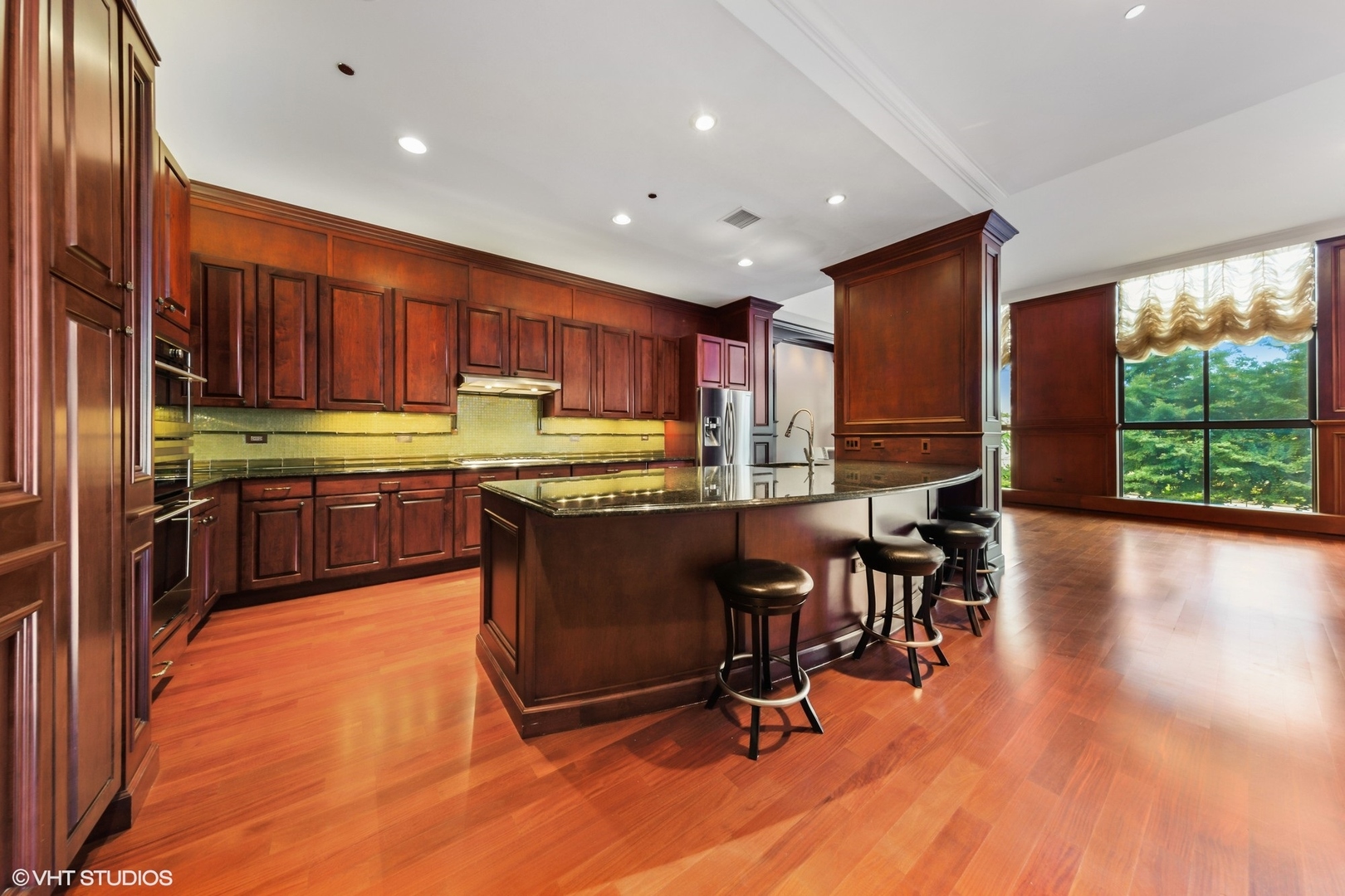 310 S Michigan Avenue Unit: 202