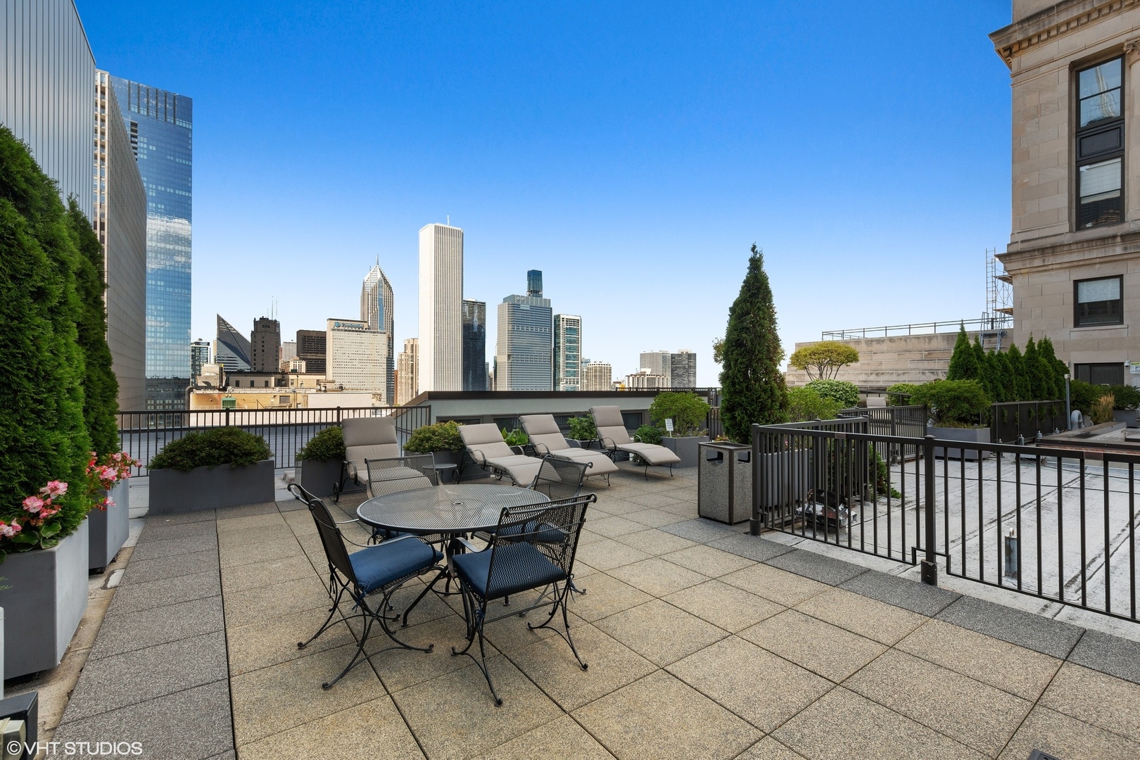 310 S Michigan Avenue Unit: 202