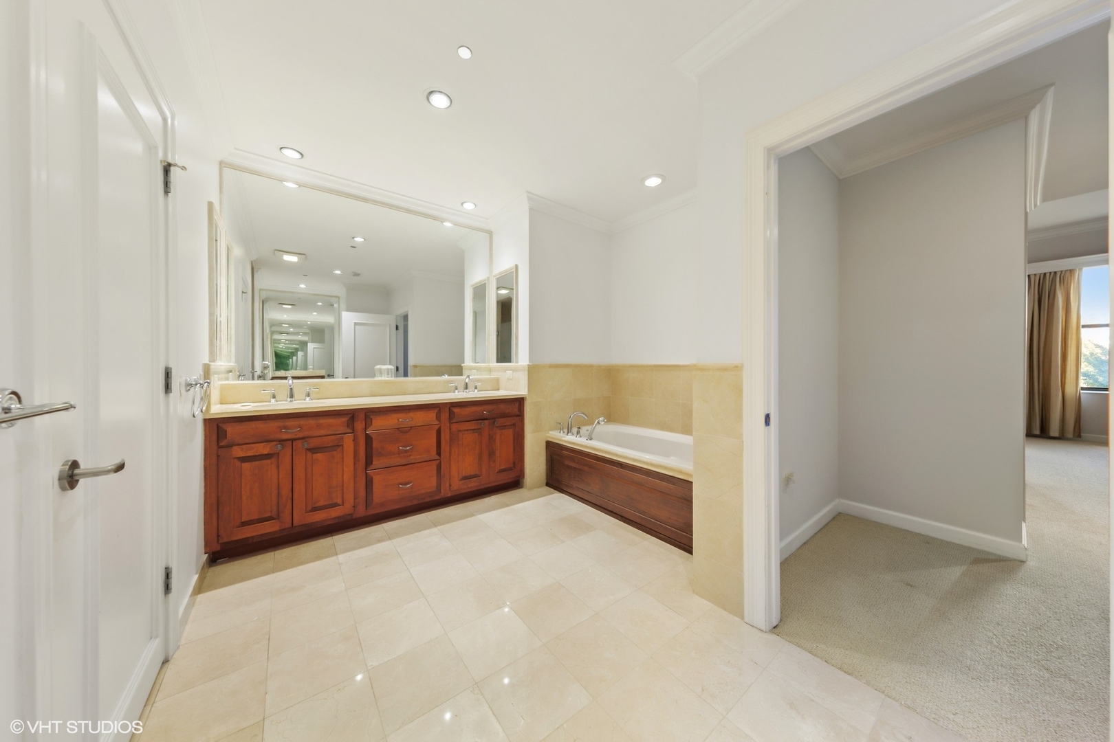 310 S Michigan Avenue Unit: 202