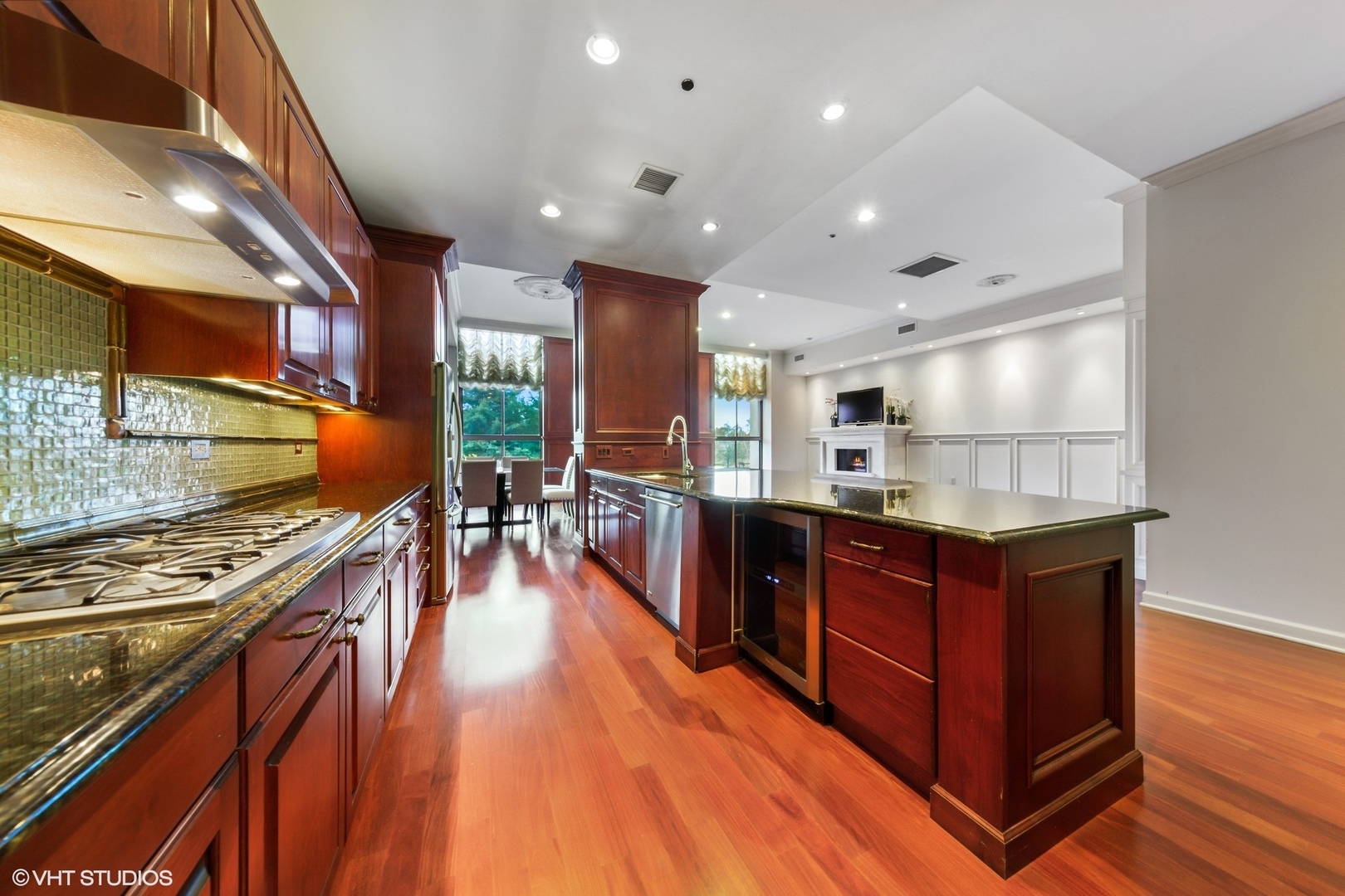 310 S Michigan Avenue Unit: 202