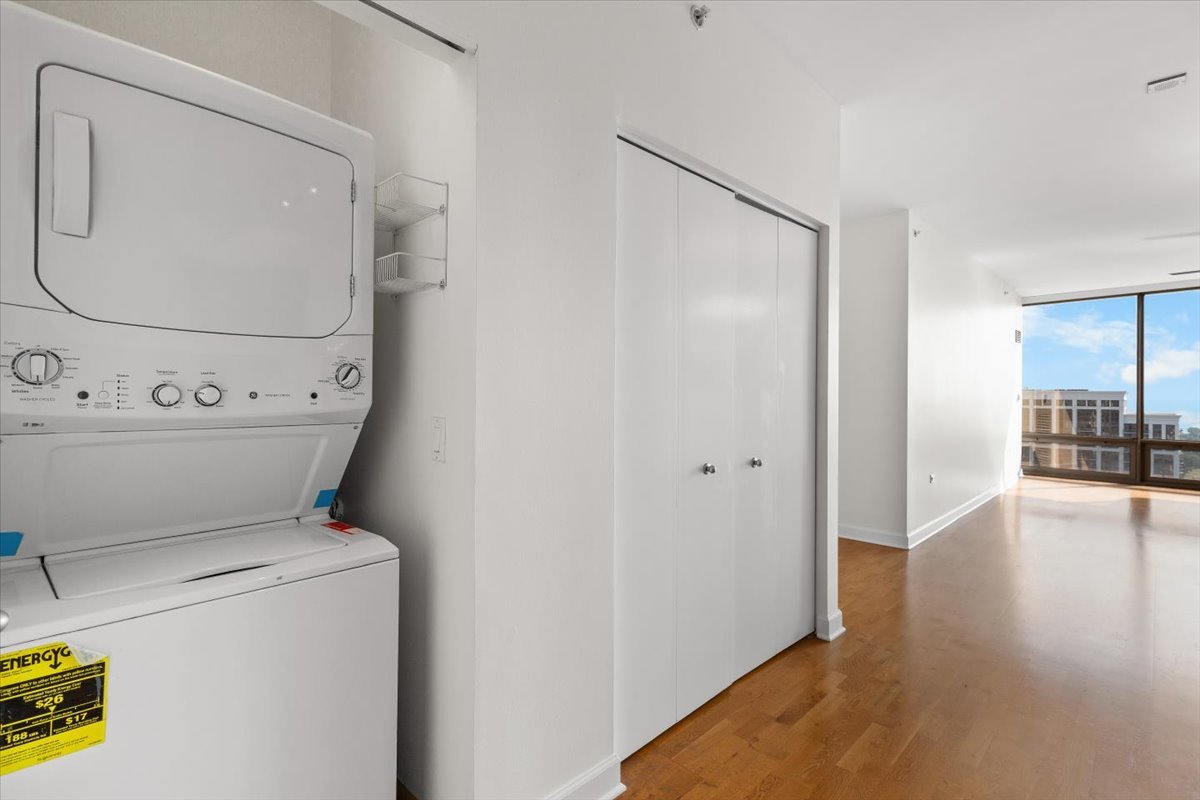 100 E 14th Street Unit: 2204