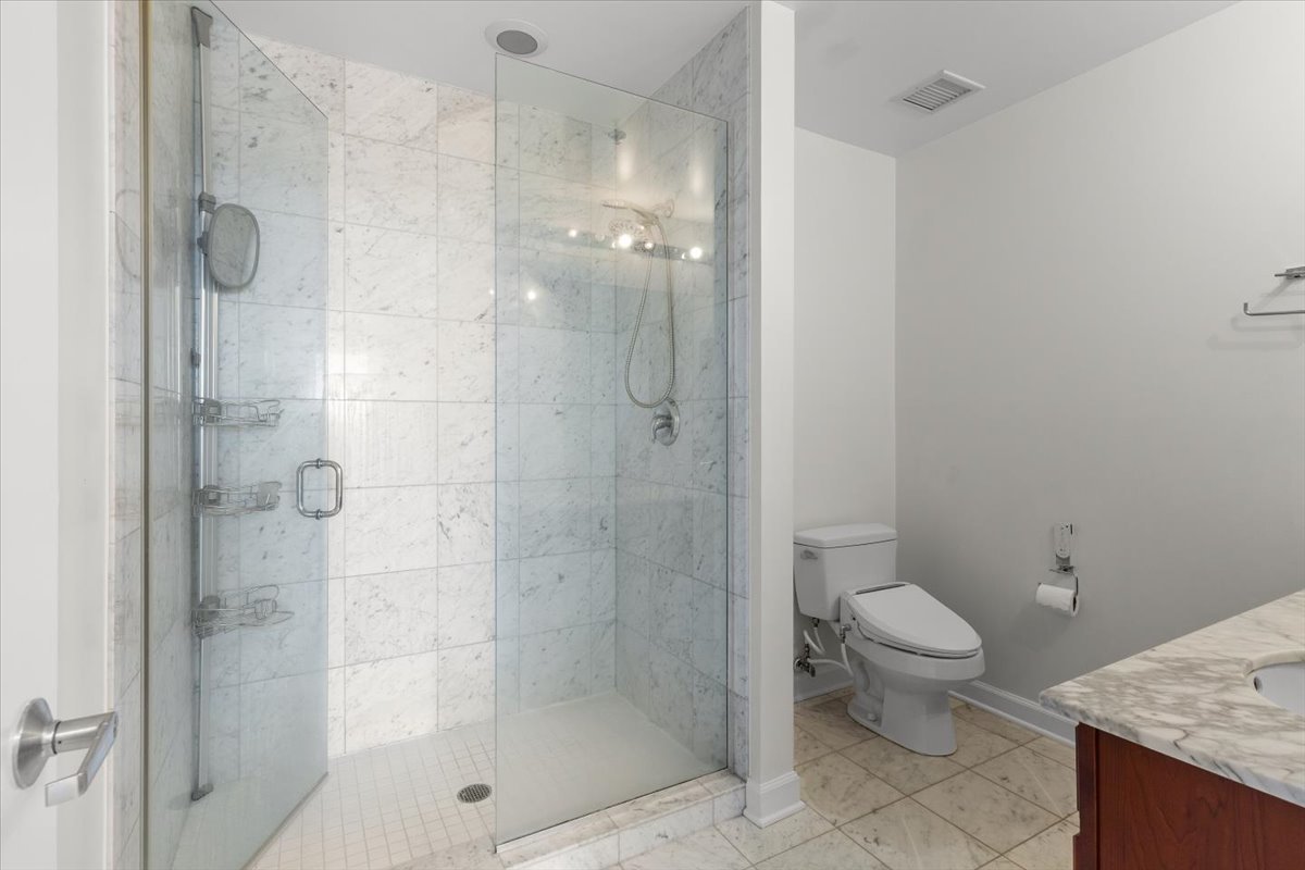 100 E 14th Street Unit: 2204