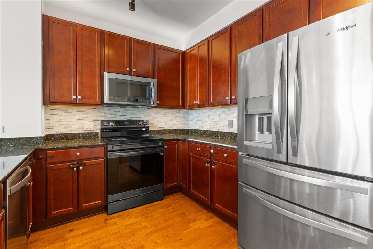 100 E 14th Street Unit: 2204