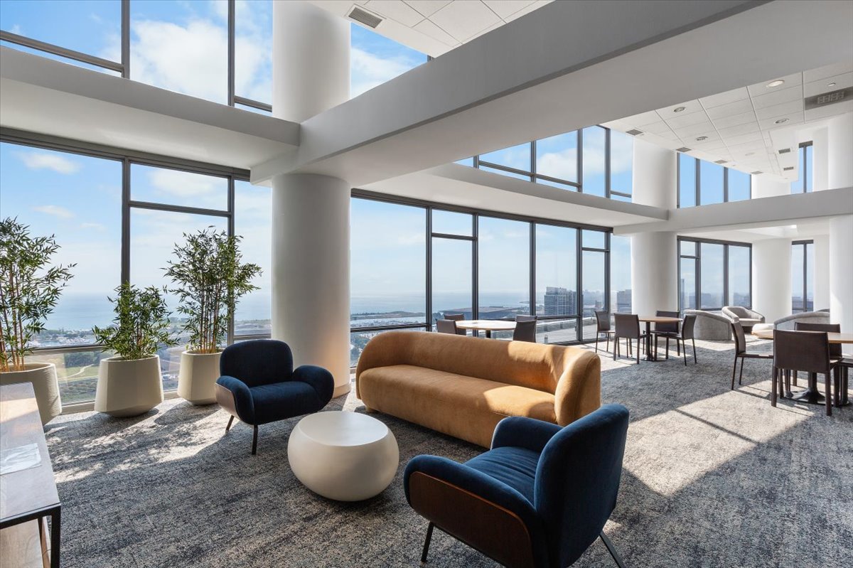 100 E 14th Street Unit: 2204