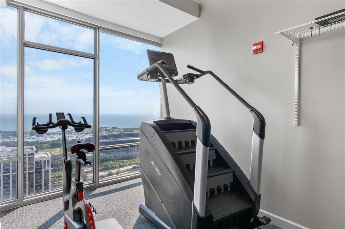 100 E 14th Street Unit: 2204