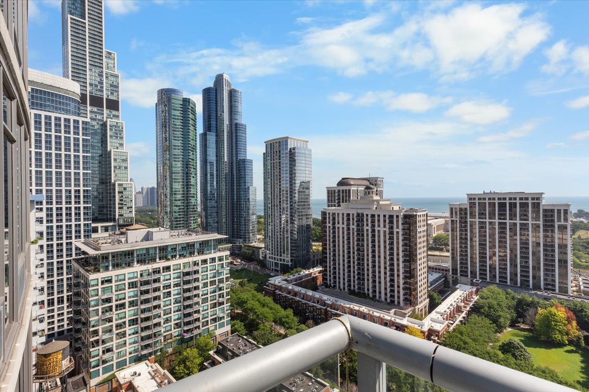100 E 14th Street Unit: 2204