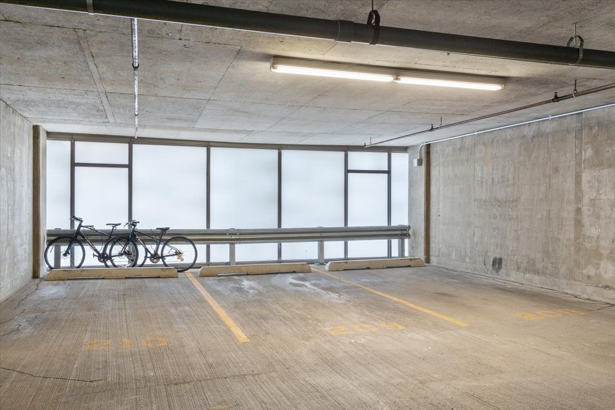 100 E 14th Street Unit: 2204