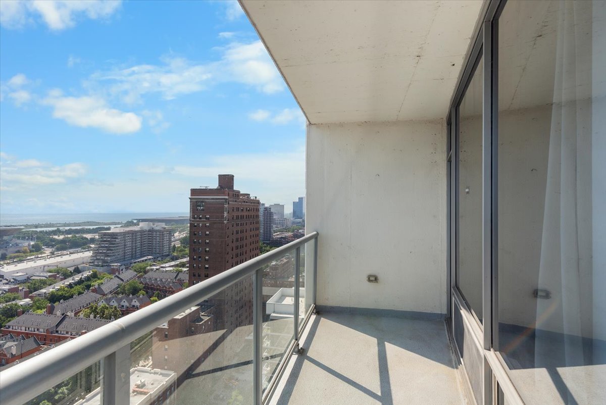 100 E 14th Street Unit: 2204