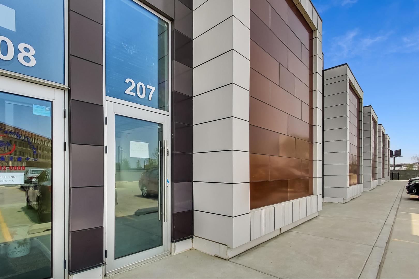 2252 S Archer Avenue Unit: 207