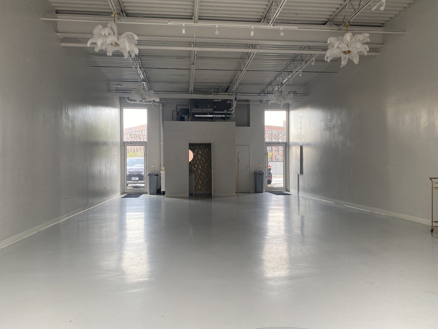 2252 S Archer Avenue Unit: 207