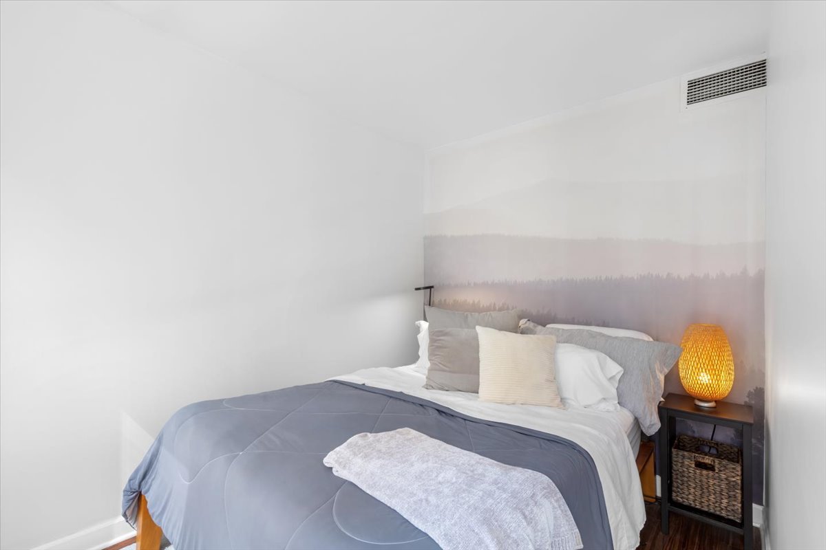 260 E Chestnut Street Unit: 303
