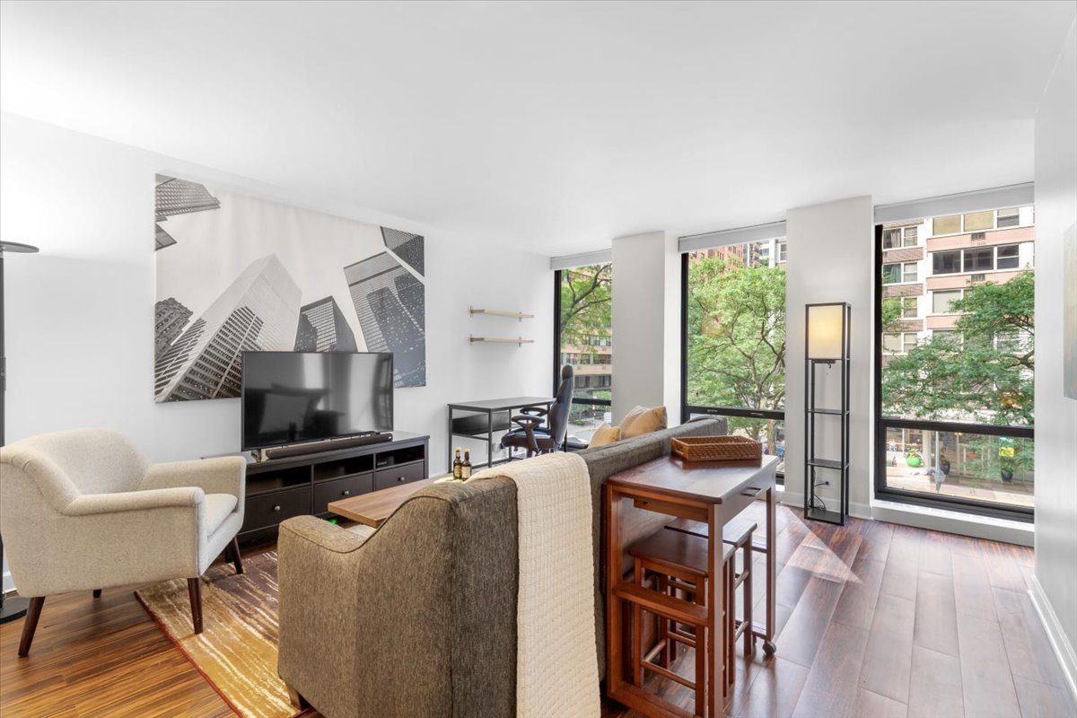 260 E Chestnut Street Unit: 303