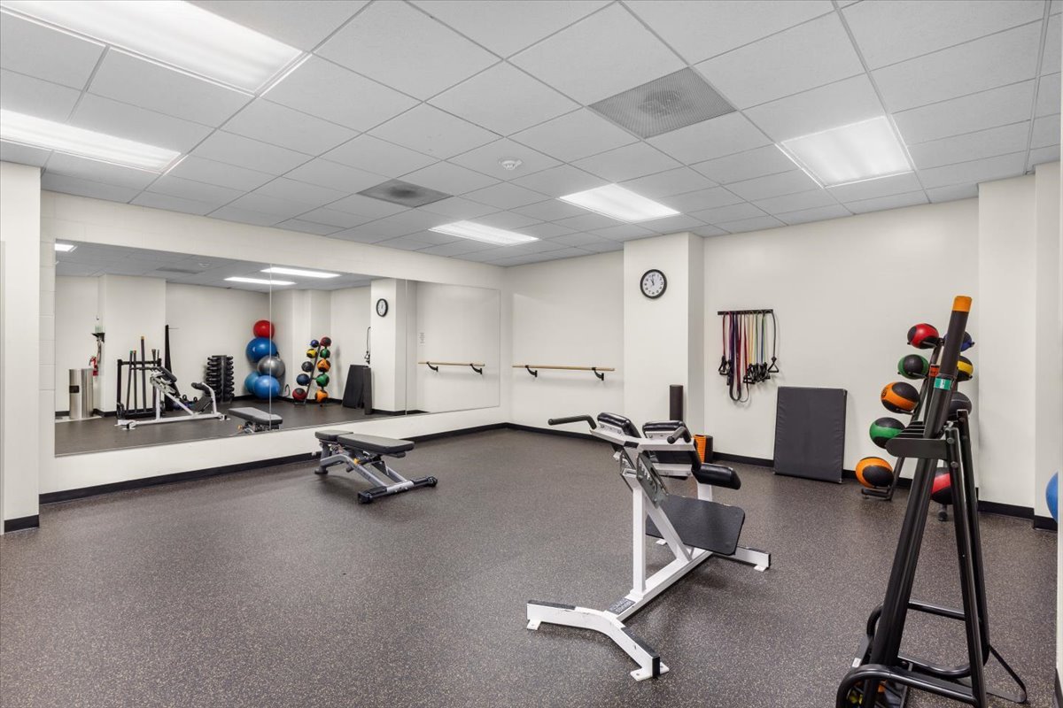 260 E Chestnut Street Unit: 303