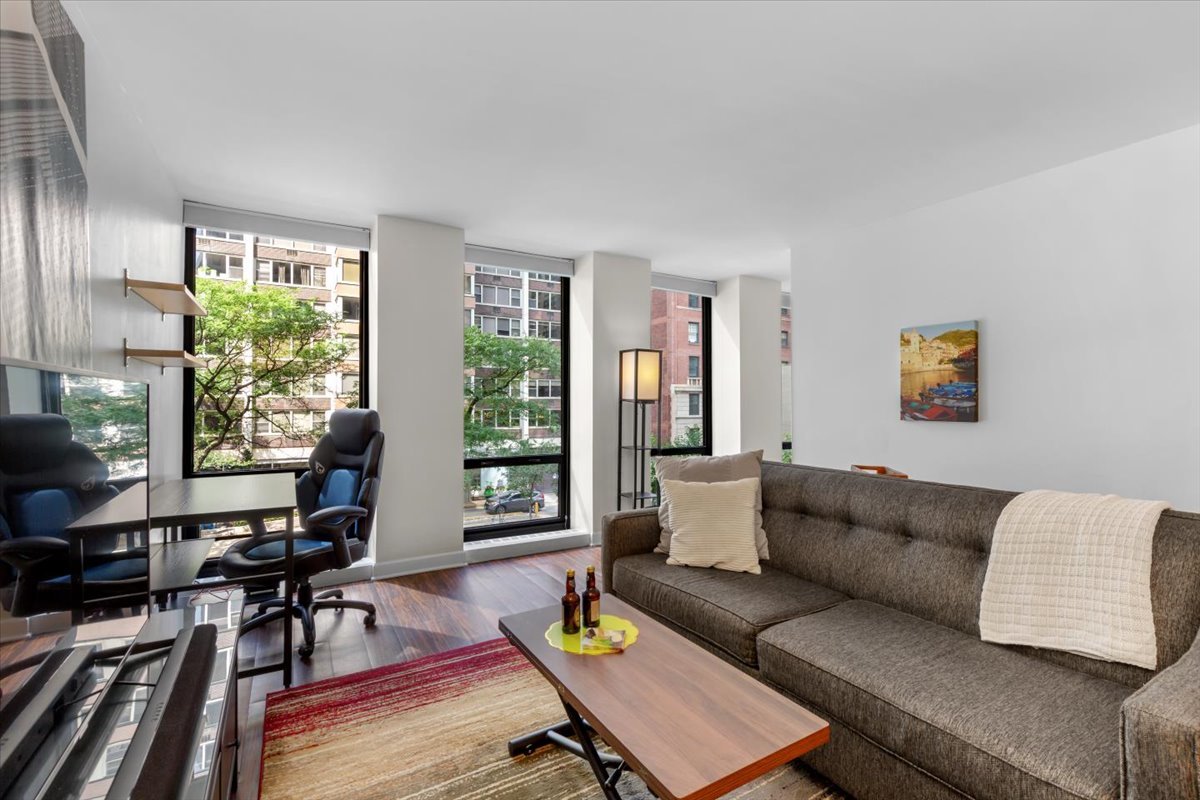 260 E Chestnut Street Unit: 303
