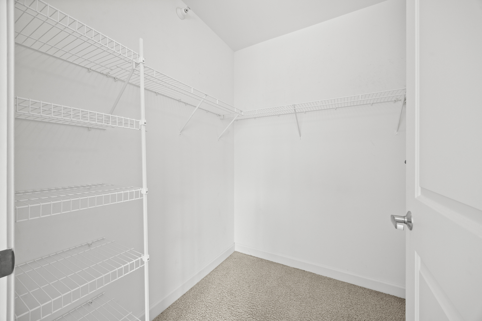 225 N Columbus Drive Unit: 5611