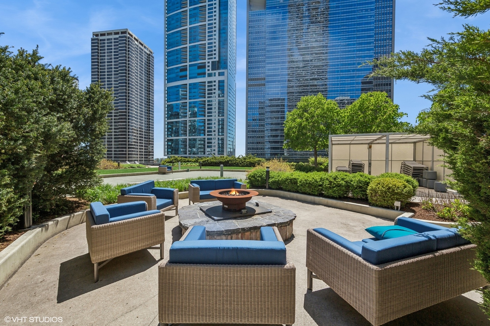 225 N Columbus Drive Unit: 5611