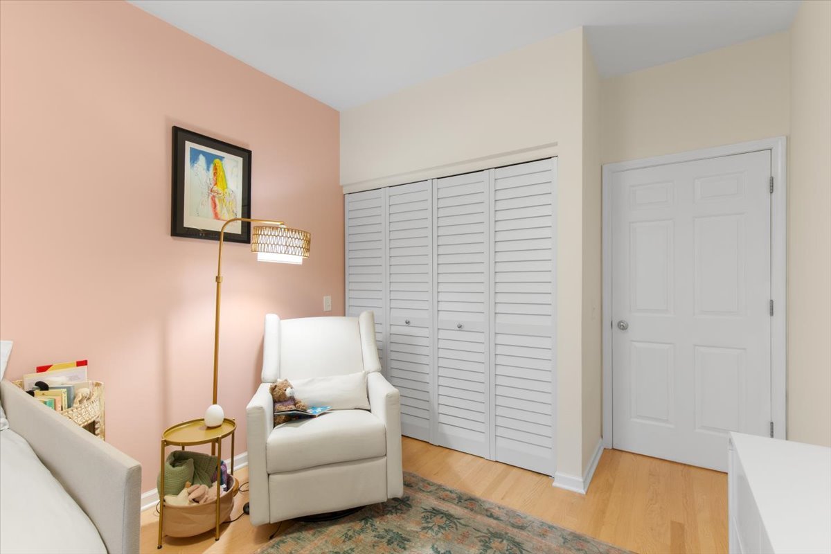 2040 W Belmont Avenue Unit: 308