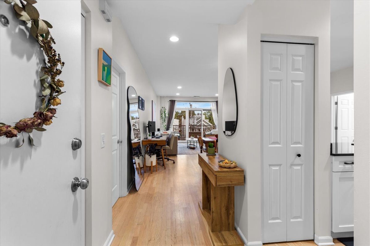 2040 W Belmont Avenue Unit: 308
