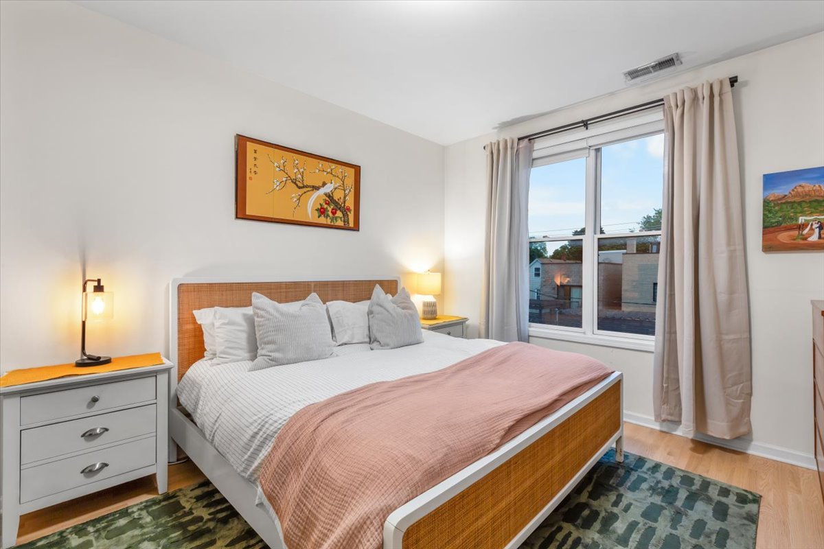 2040 W Belmont Avenue Unit: 308