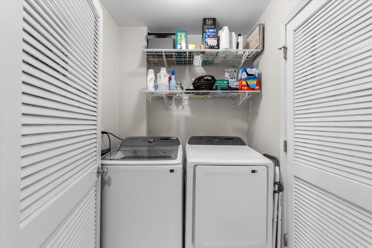 2040 W Belmont Avenue Unit: 308