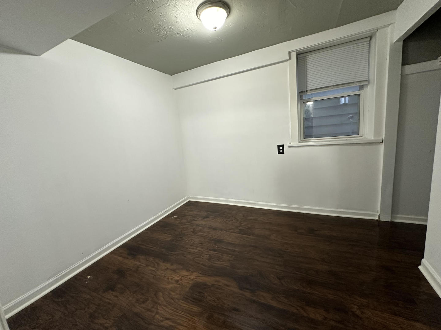 1831 W Melrose Street Unit: GARDEN