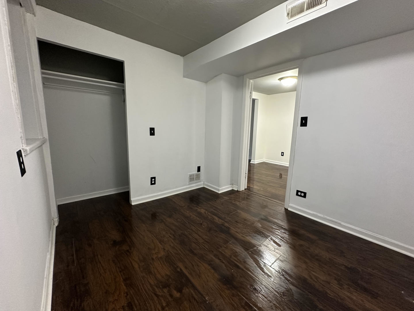 1831 W Melrose Street Unit: GARDEN