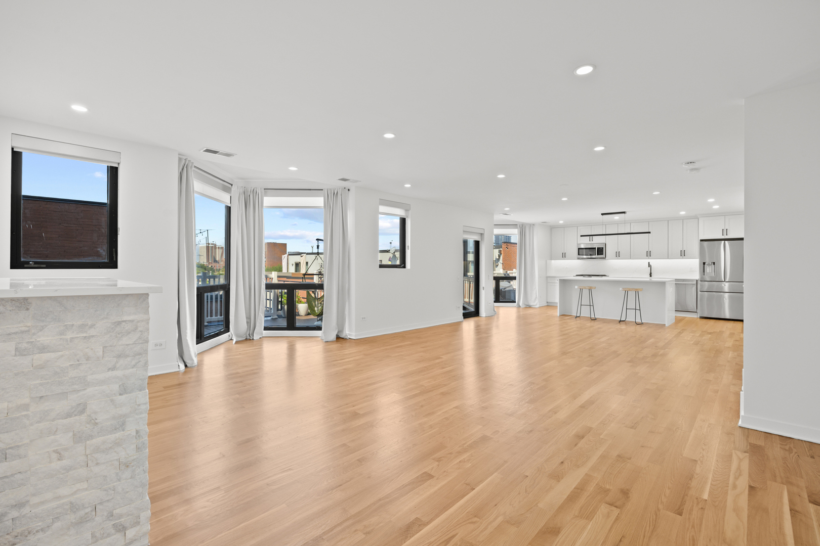 222 S Racine Avenue Unit: 403