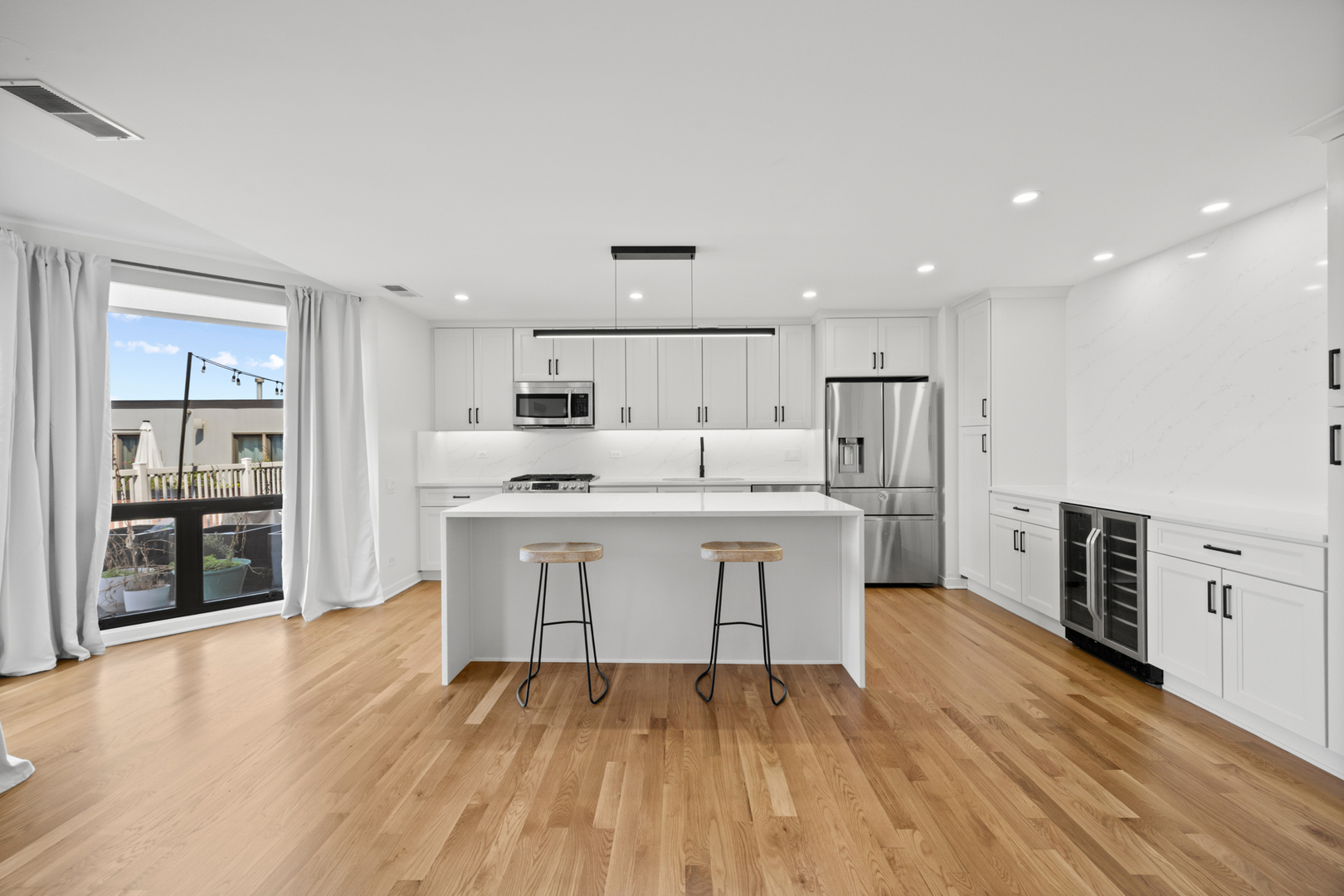 222 S Racine Avenue Unit: 403